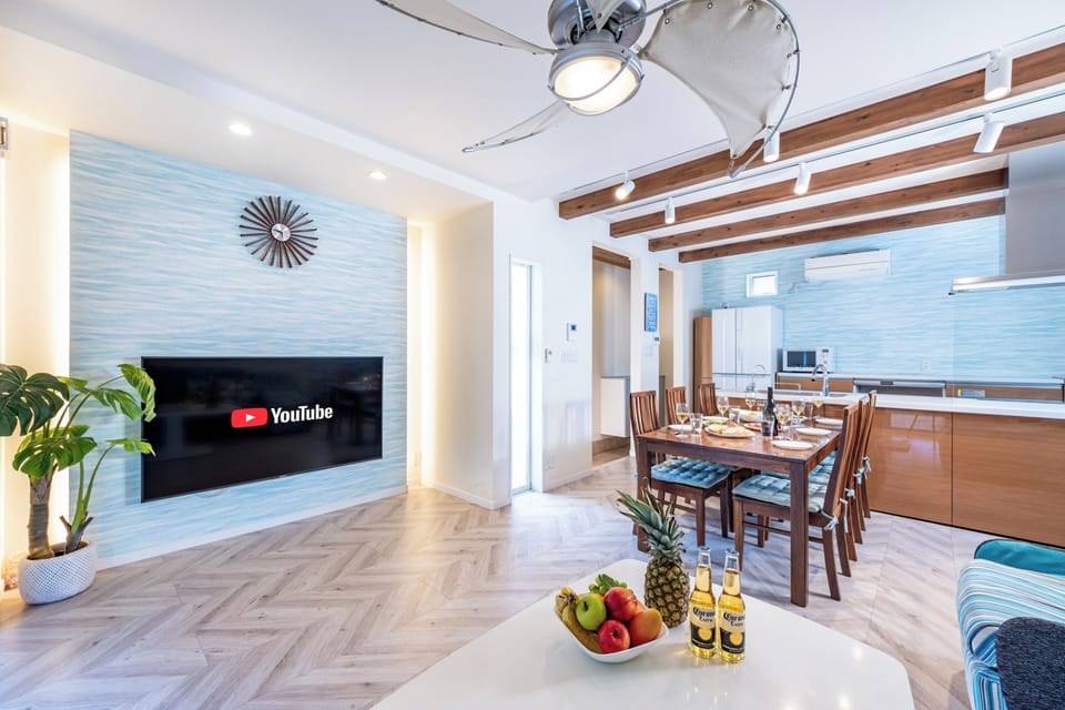 Private Vacation Home | In-room dining