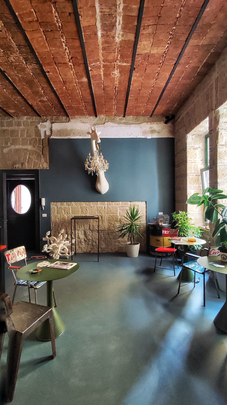 Apartment, 4 bedrooms | Living area | Toys, books