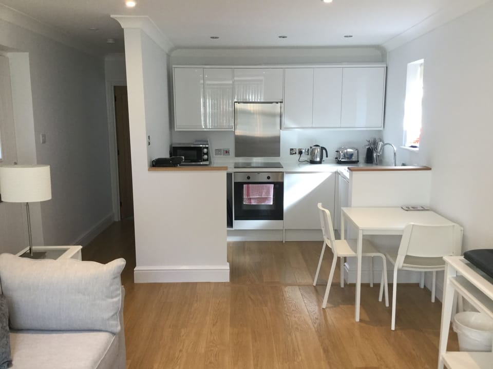 Apartment C (Self Catering)	 | Private kitchen | Espresso maker, coffee/tea maker, fridge, microwave