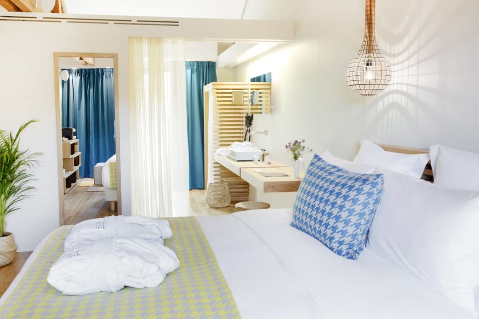 Design Double or Twin Room, Non Smoking, Valley View | Egyptian cotton sheets, premium bedding, pillowtop beds, in-room safe