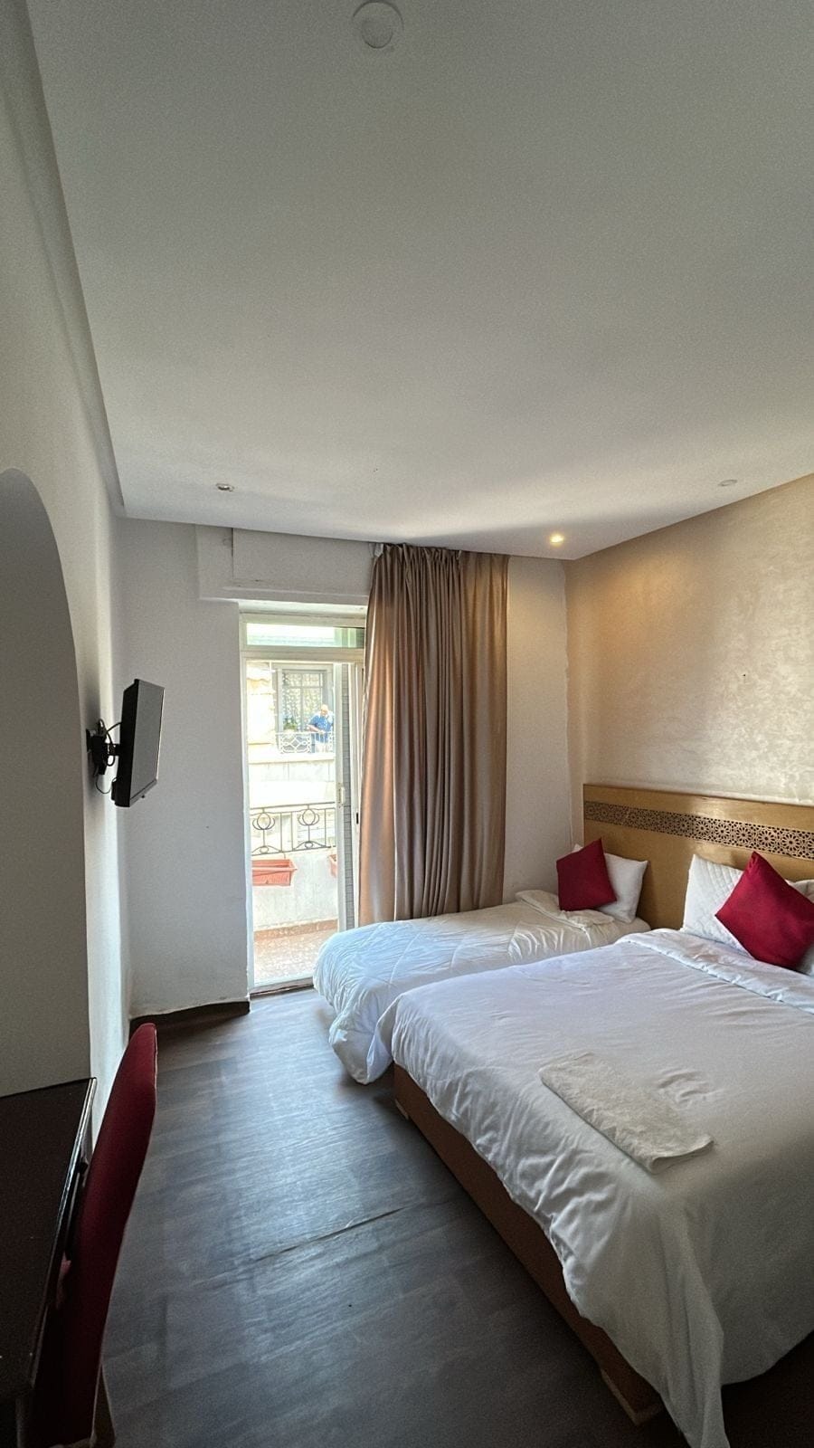 Standard Triple Room | Desk, laptop workspace, WiFi (free), bed sheets