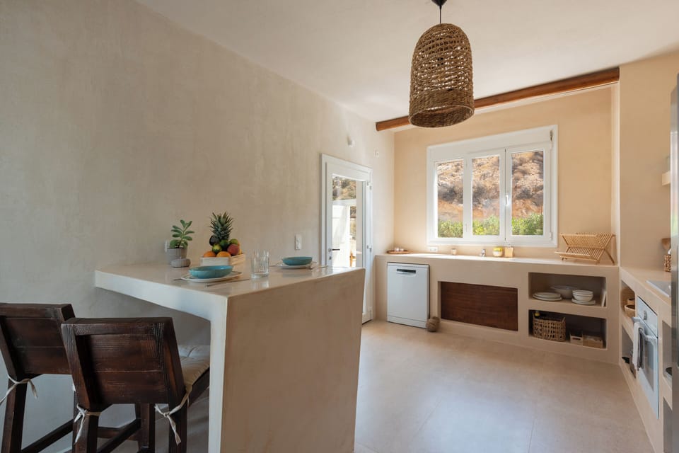 Rame House | Private kitchen | Full-size fridge, oven, stovetop, dishwasher