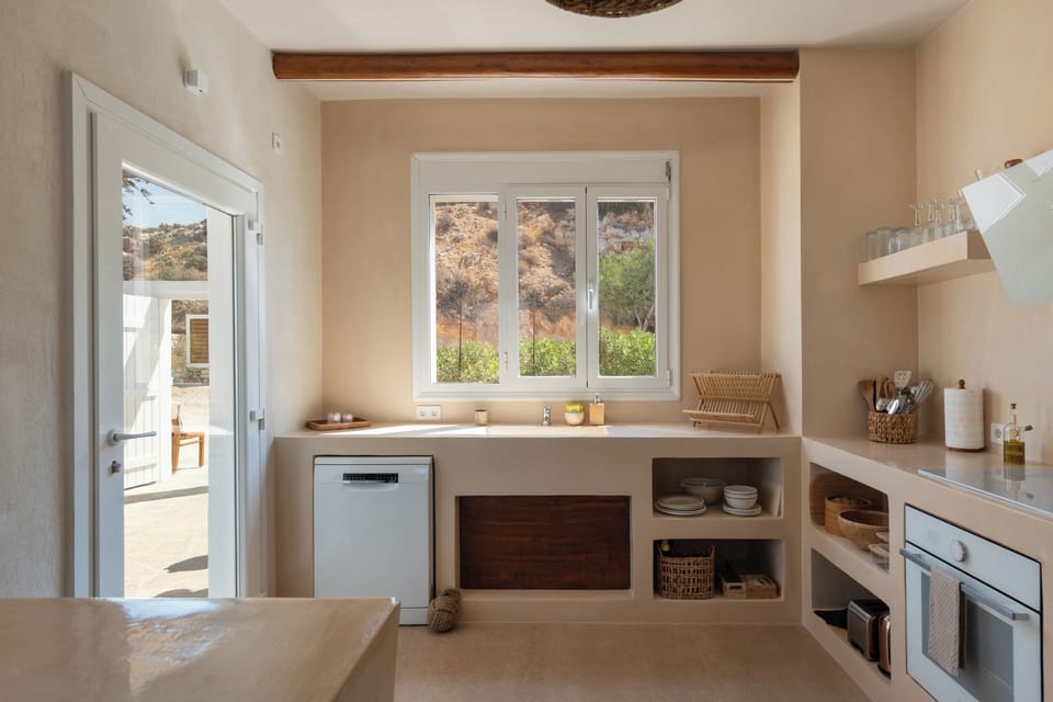 Rame House | Private kitchen | Full-size fridge, oven, stovetop, dishwasher