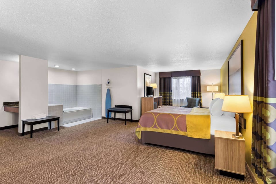 Premier Suite, 1 King Bed, Non Smoking (Second Floor) | Desk, iron/ironing board, free WiFi, bed sheets