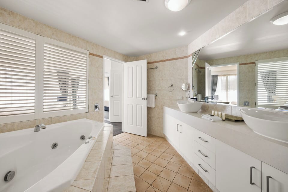 Holiday Holiday Sun City Apartments Hotel in Surfers Paradise Boulevard