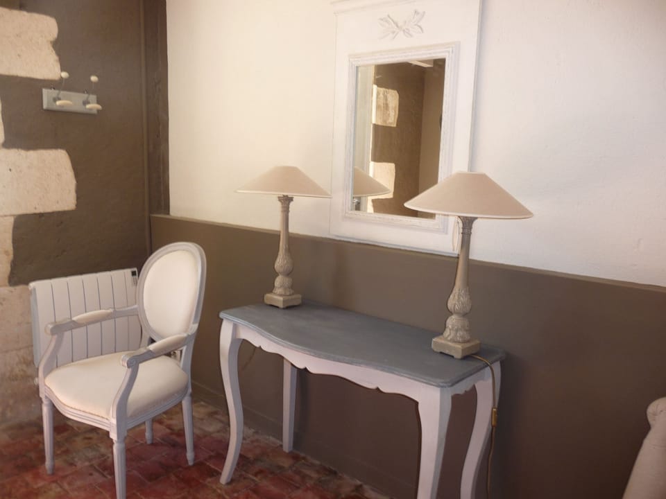 Double Room | Individually decorated, individually furnished, bed sheets