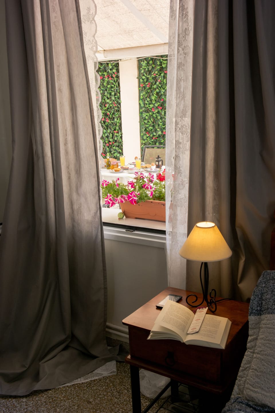 City Apartment | 2 bedrooms, in-room safe, blackout drapes, soundproofing