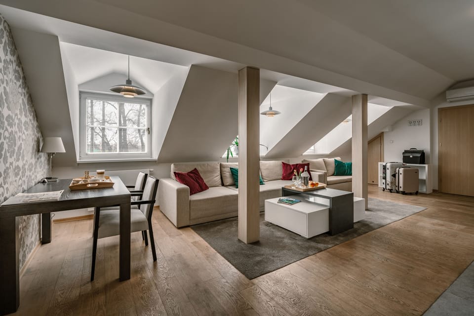Deluxe Apartment, Non Smoking | Living area | Flat-screen TV