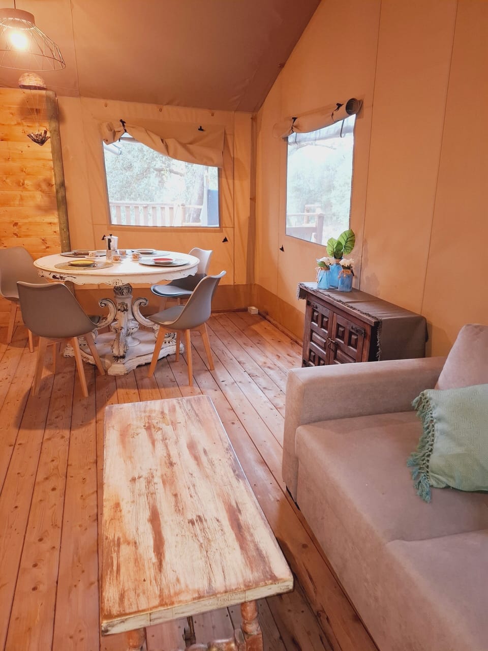 Luxury Bungalow, 2 Bedrooms, Mobility Accessible | Living area | Flat-screen TV, books