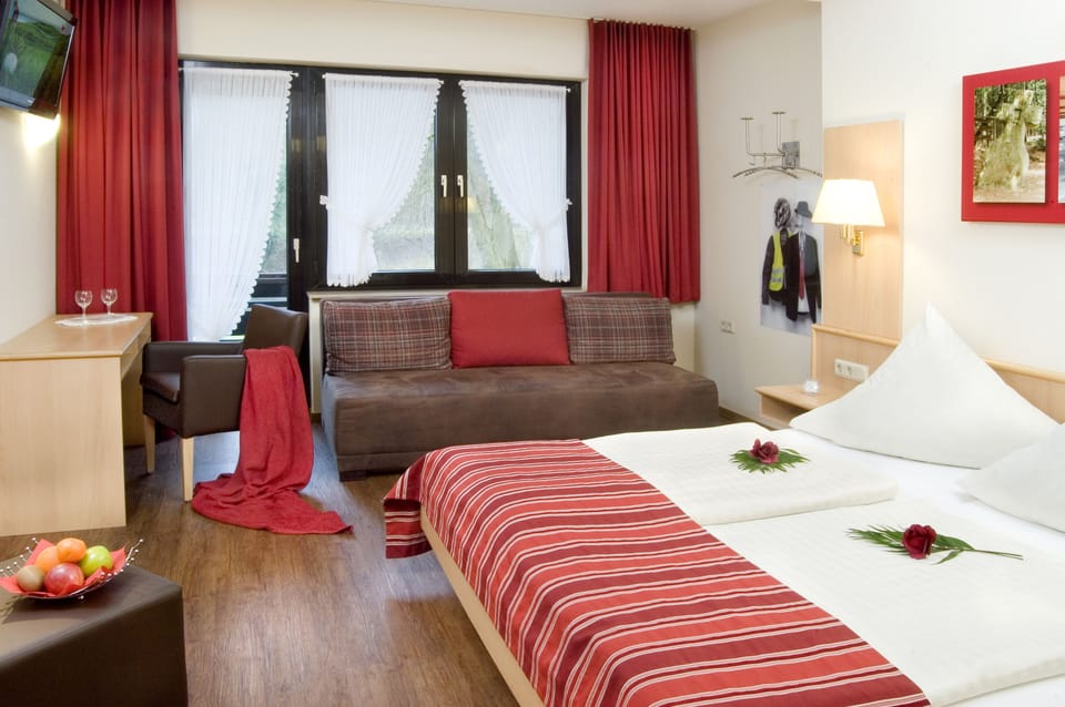 1 bedroom, in-room safe, desk, laptop workspace