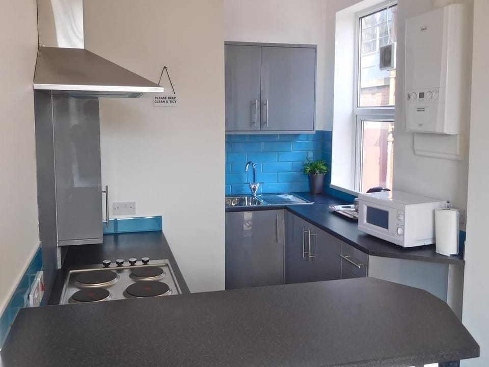 Apartment, 3 Bedrooms | Private kitchen
