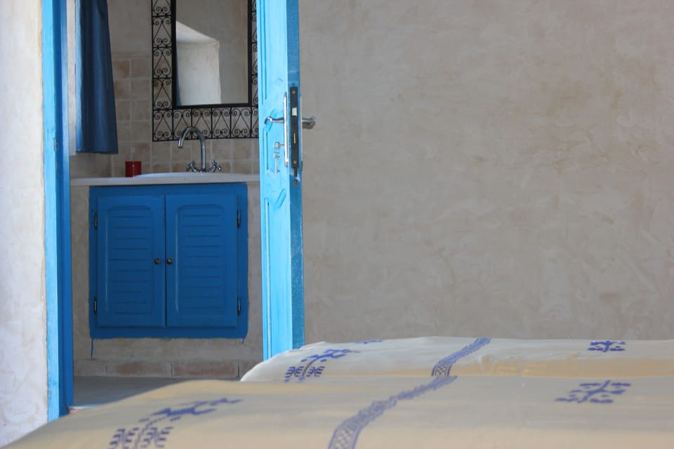 Triple Room | Iron/ironing board, free WiFi, bed sheets
