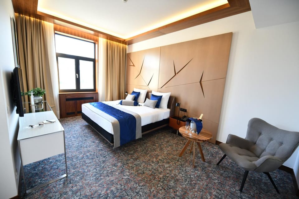 Minibar, in-room safe, soundproofing, iron/ironing board