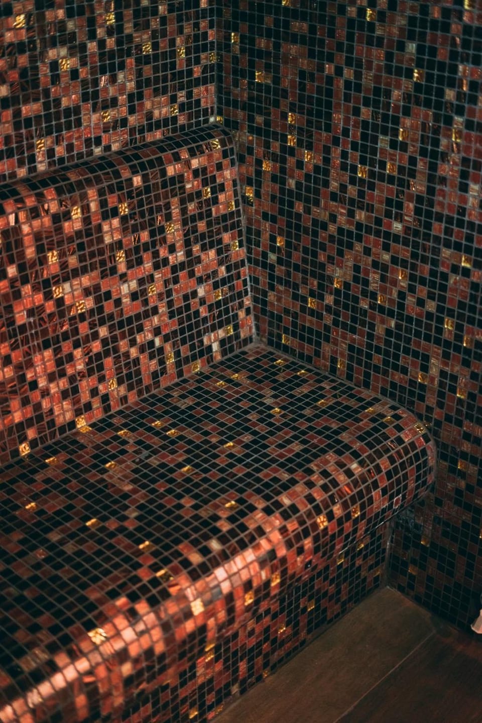 Couples treatment rooms, sauna, hot tub, hot springs, mud baths