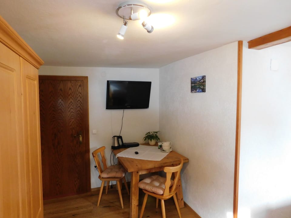 Family Room, Balcony | Living area