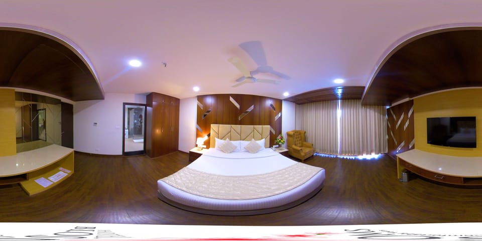 Royal Suite, 1 King Bed, Balcony, City View | In-room safe, soundproofing, iron/ironing board (on request)