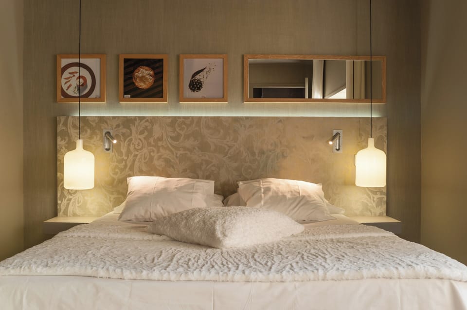 Deluxe Double Room, Air conditioning | Individually decorated, individually furnished, desk, soundproofing