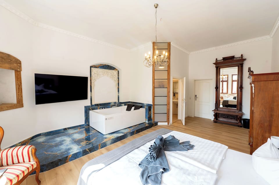 Deluxe Studio Suite | Bed sheets