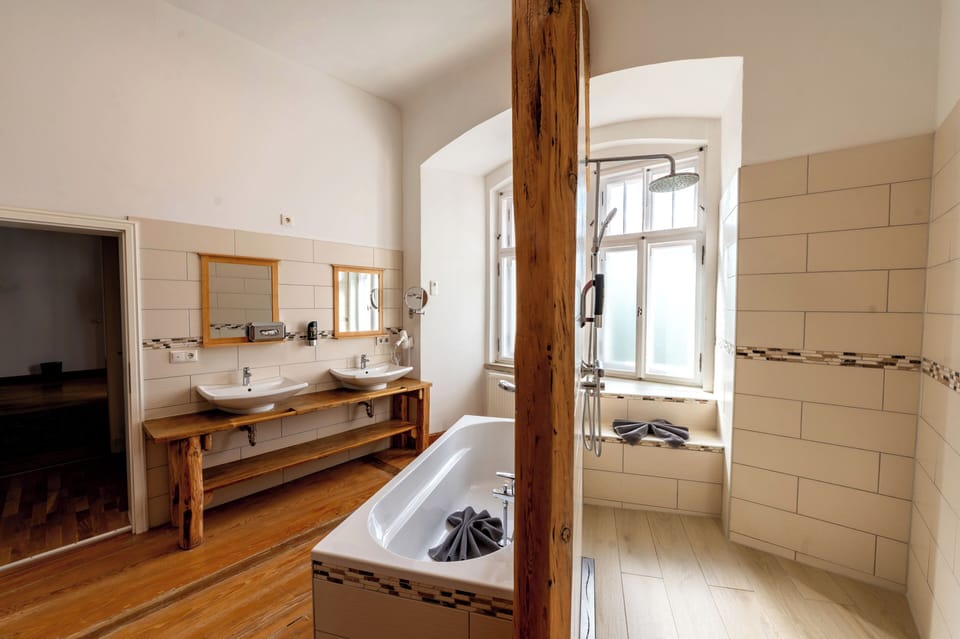 Apartment, 2 Bedrooms, Non Smoking | Bathroom | Deep soaking tub, rainfall showerhead, free toiletries, hair dryer