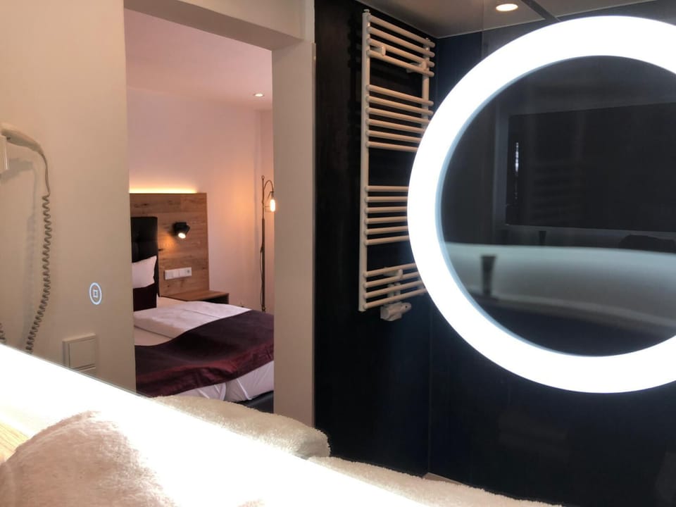 Premium Double Room | Bathroom | Shower, free toiletries, hair dryer, bathrobes