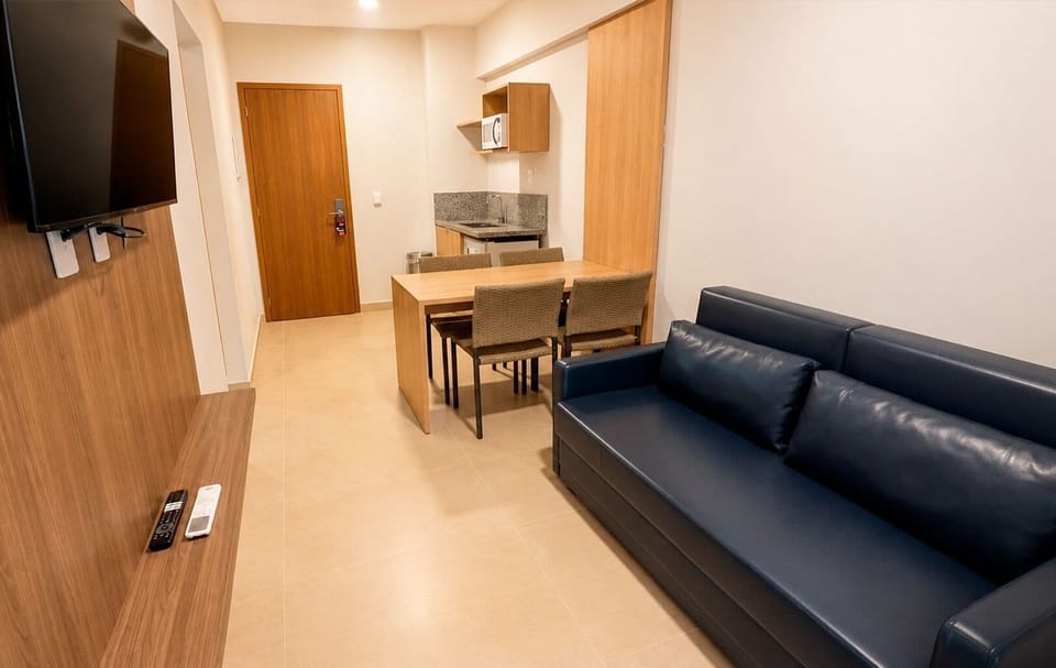 Standard Suite | Minibar, in-room safe, blackout drapes, soundproofing