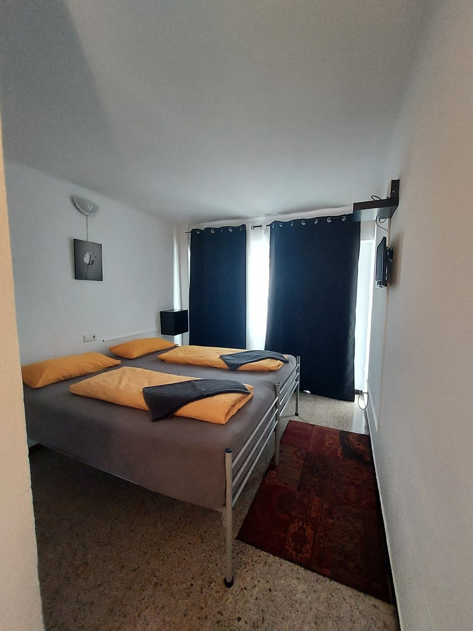 Basic Double or Twin Room, 2 Twin Beds, Pool View | Rollaway beds, bed sheets