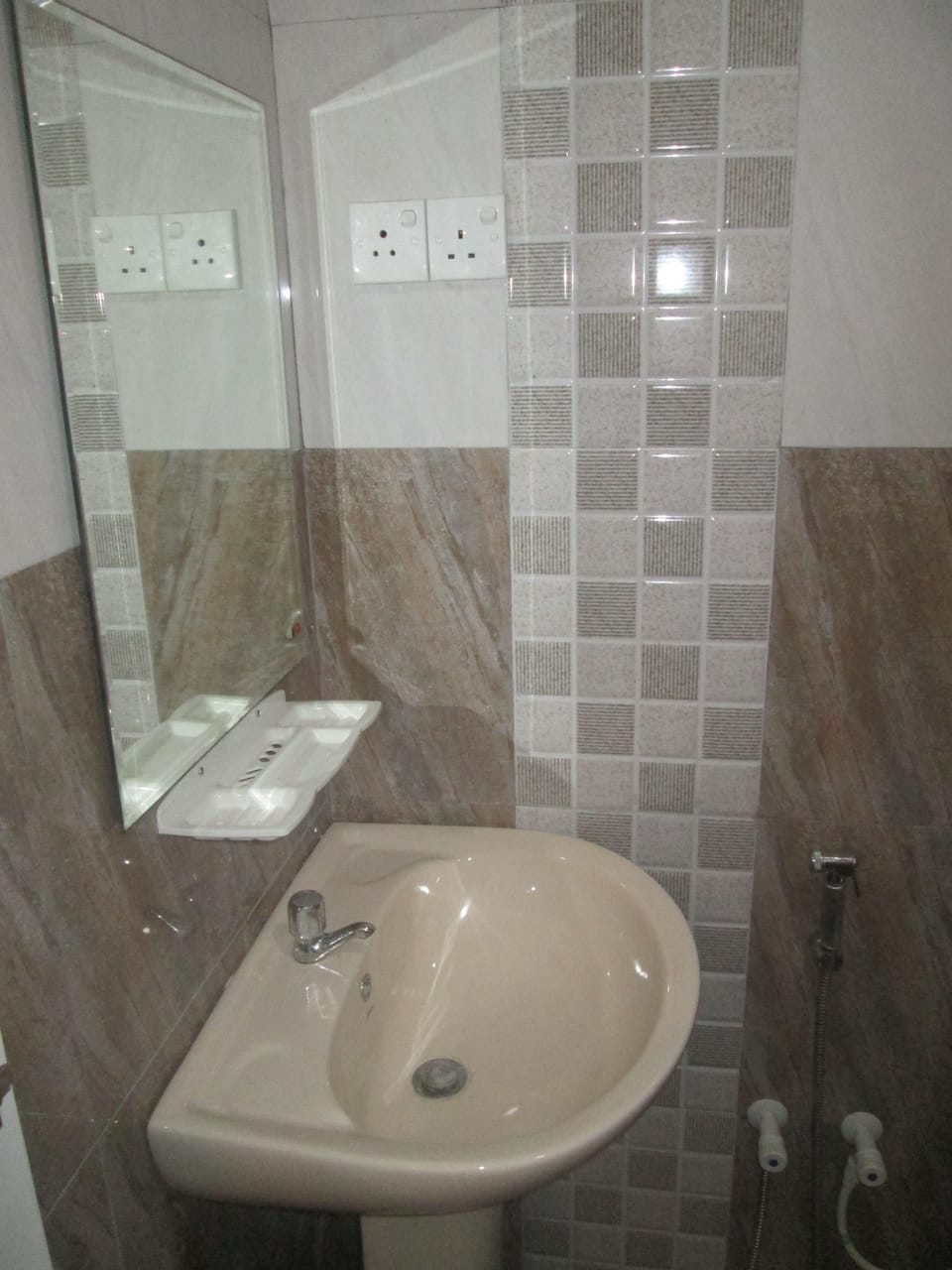Dhanushka Guest House Bed and Breakfast in Southern Province