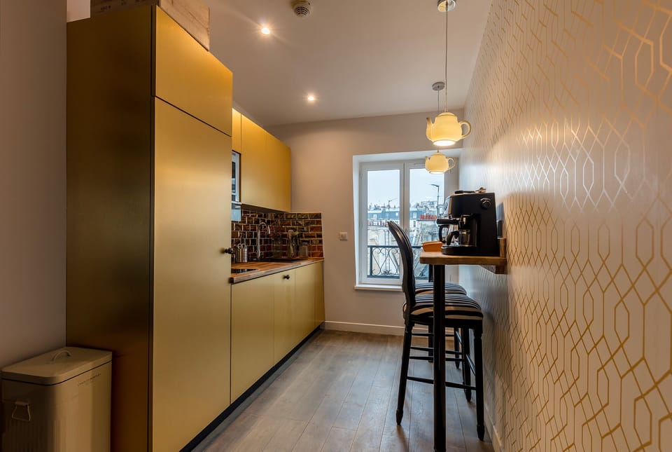 Royal Suite | Private kitchen | Coffee/tea maker, fridge, microwave, oven