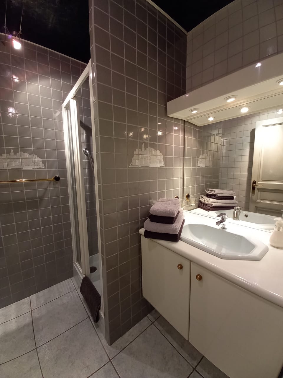 Junior Suite, Multiple Beds, Garden View | Bathroom | Shower, rainfall showerhead, free toiletries, hair dryer