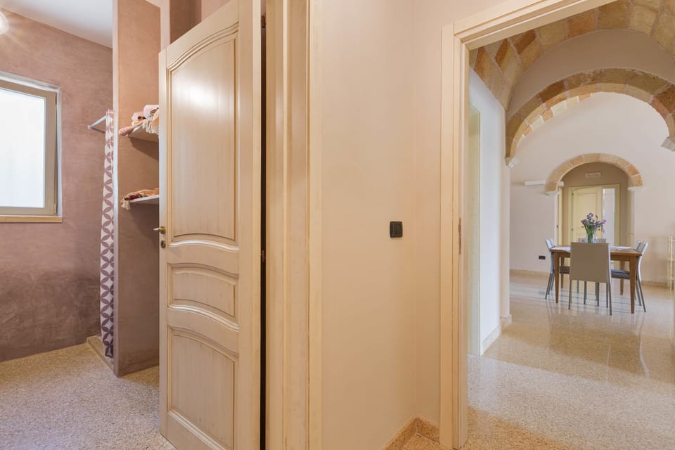 Classic Villa, 3 Bedrooms | Bathroom | Shower, hair dryer, bidet, towels