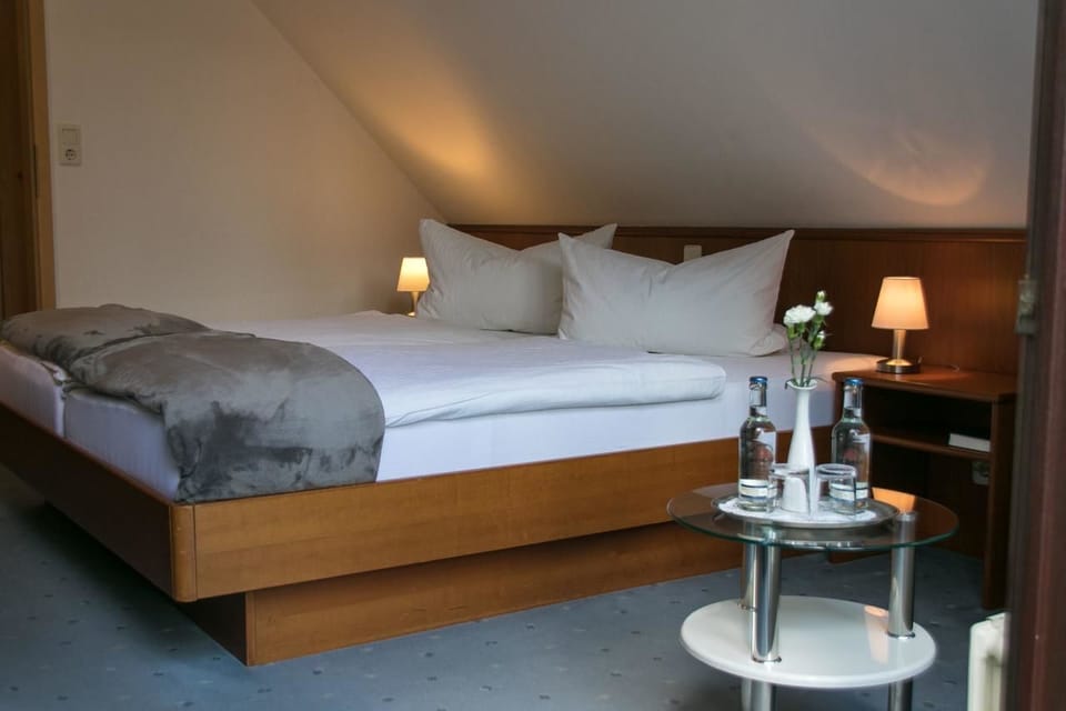 Double Room, 1 Double Bed, Non Smoking | Desk, free cribs/infant beds, free WiFi, bed sheets