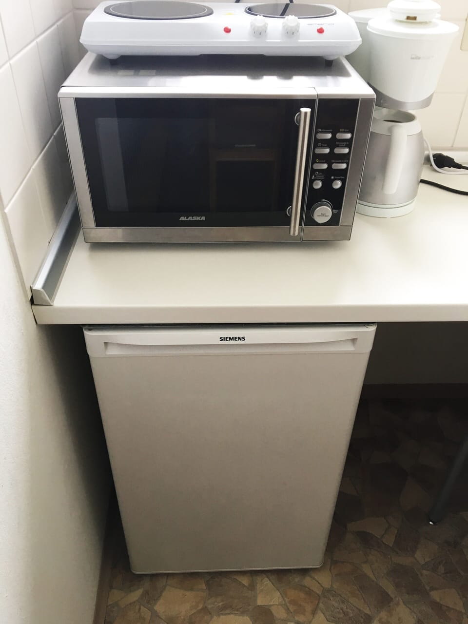 Basic Studio | Private kitchen | Espresso maker, coffee/tea maker, fridge, microwave