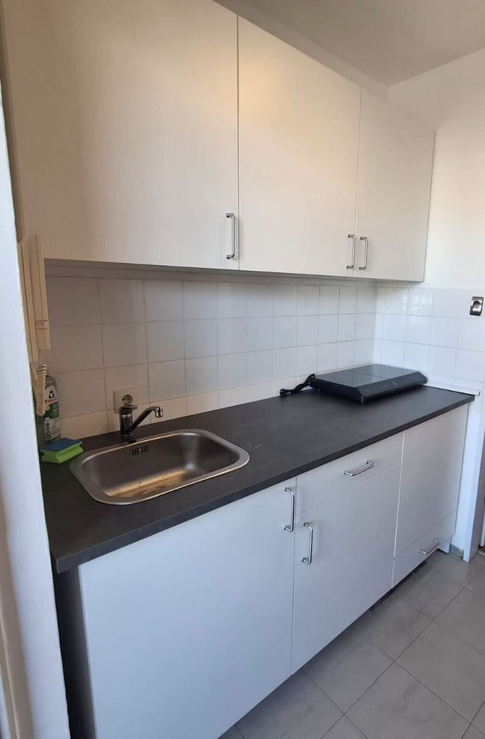 Basic Studio | Private kitchen | Coffee/tea maker, fridge, microwave, oven
