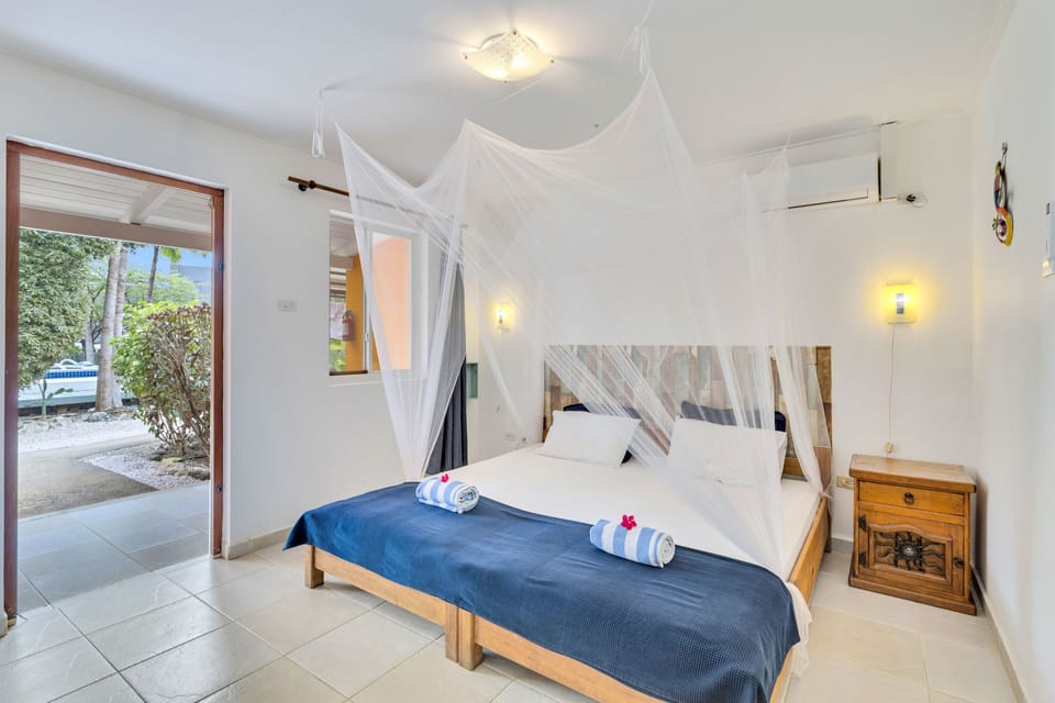 Classic Double Room, 2 Twin Beds, Non Smoking, Garden View | Minibar, in-room safe, individually decorated, free WiFi