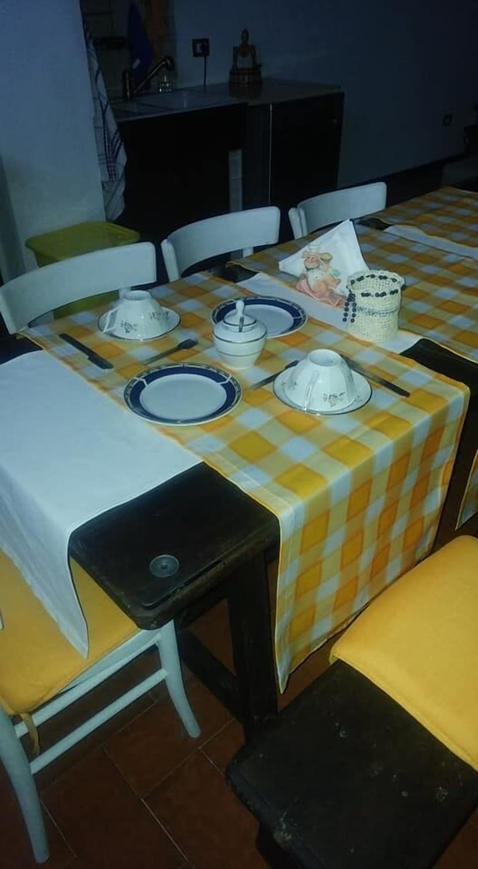 Free daily self-serve breakfast