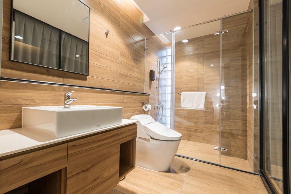 Standard Double Room, Non Smoking | Bathroom | Shower, hair dryer, slippers, bidet