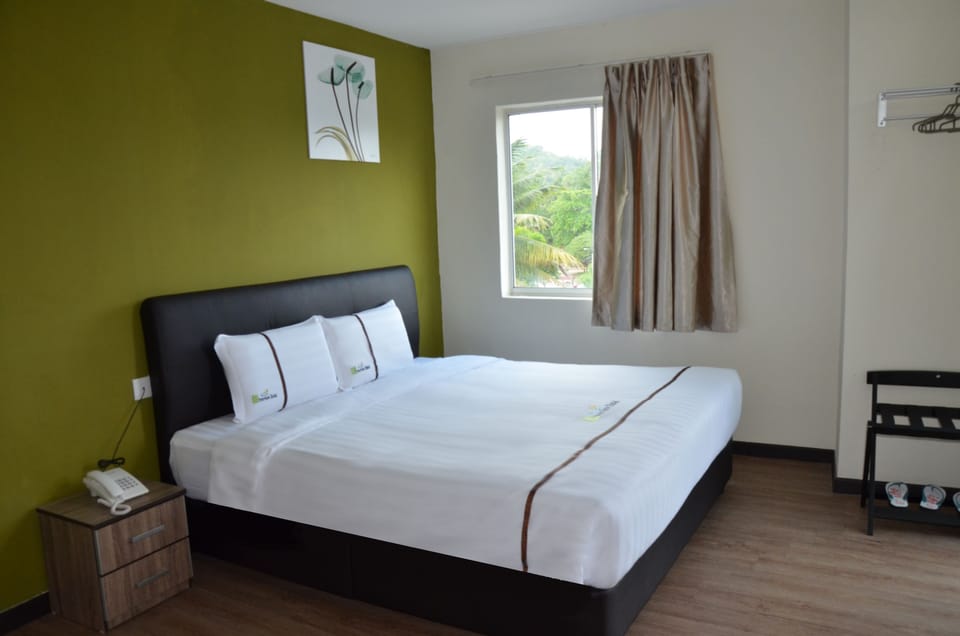 Desk, iron/ironing board (on request), WiFi (free), bed sheets