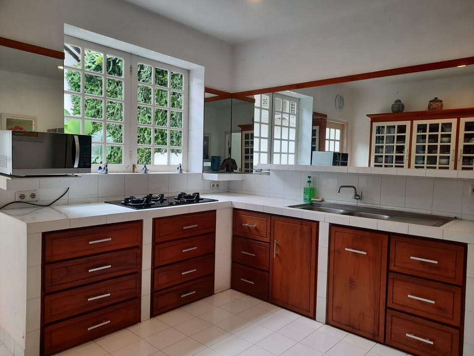 Fridge, microwave, stovetop, toaster