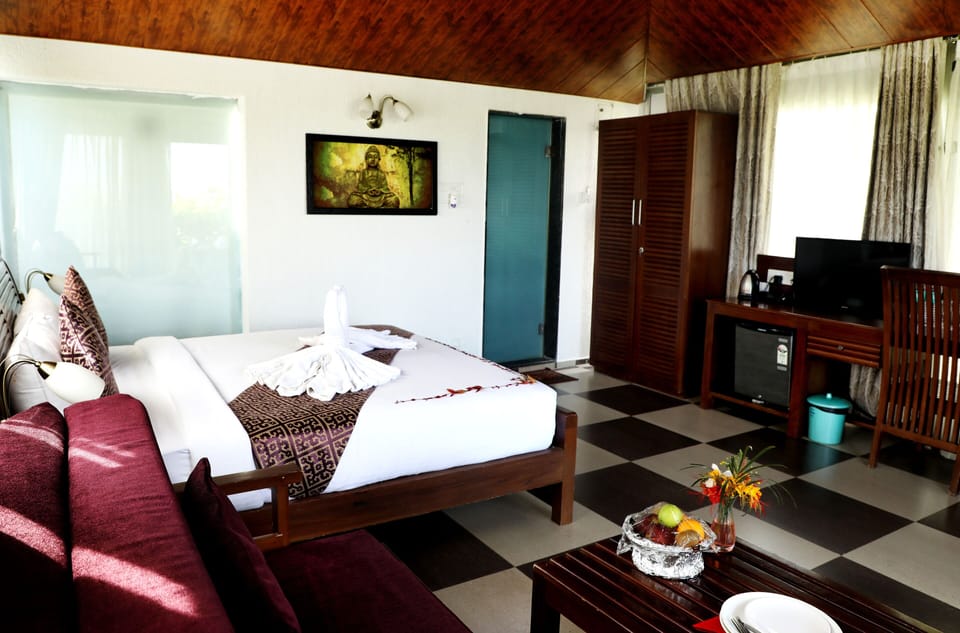 In-room safe, iron/ironing board, free WiFi, bed sheets