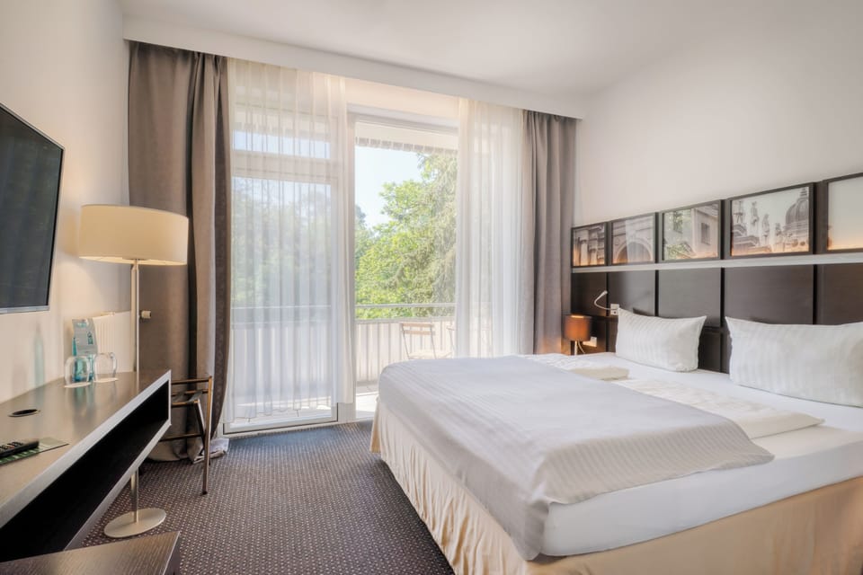 Exclusive Double Room | Hypo-allergenic bedding, desk, soundproofing, free WiFi