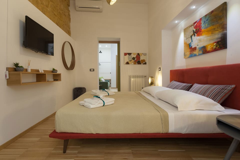 Deluxe Suite, 1 Queen Bed with Sofa bed | Premium bedding, desk, free WiFi, bed sheets