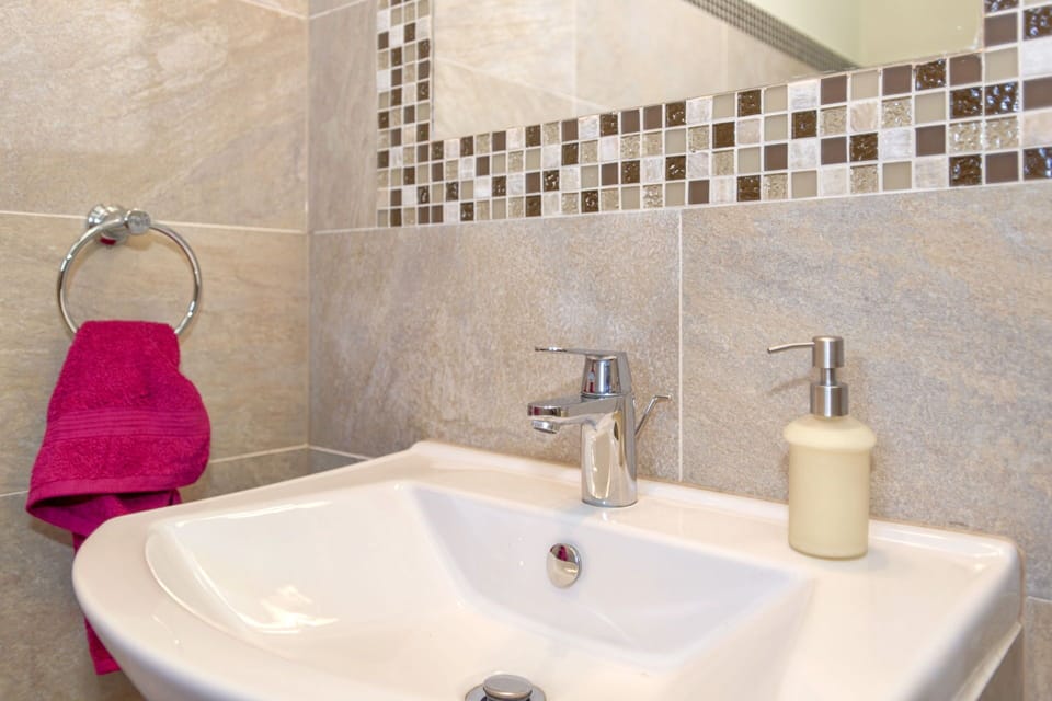 Luxury Villa | Bathroom | Shower, free toiletries, hair dryer, towels