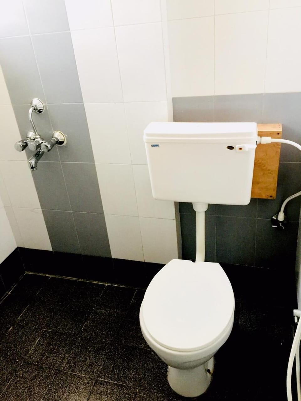 Shower, free toiletries, towels
