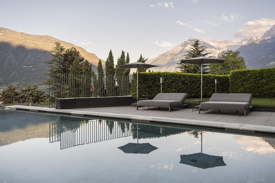 Infinity pool