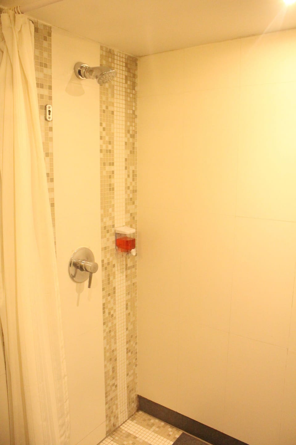 "Keys Room Limited Offer" | Bathroom | Shower, rainfall showerhead, free toiletries, hair dryer
