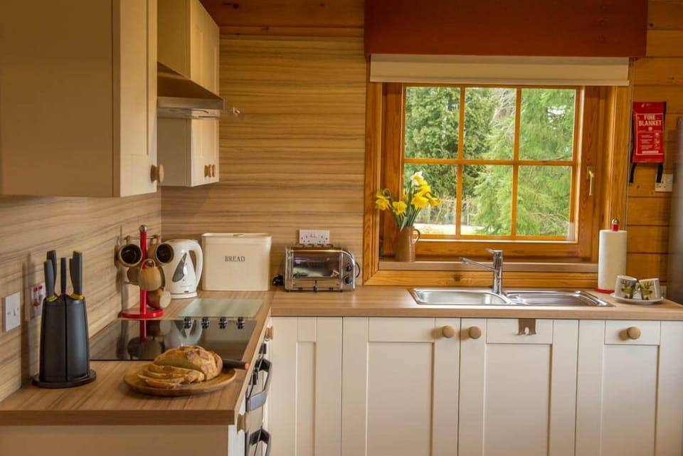 Chalet, 2 Bedrooms | Living area | Flat-screen TV