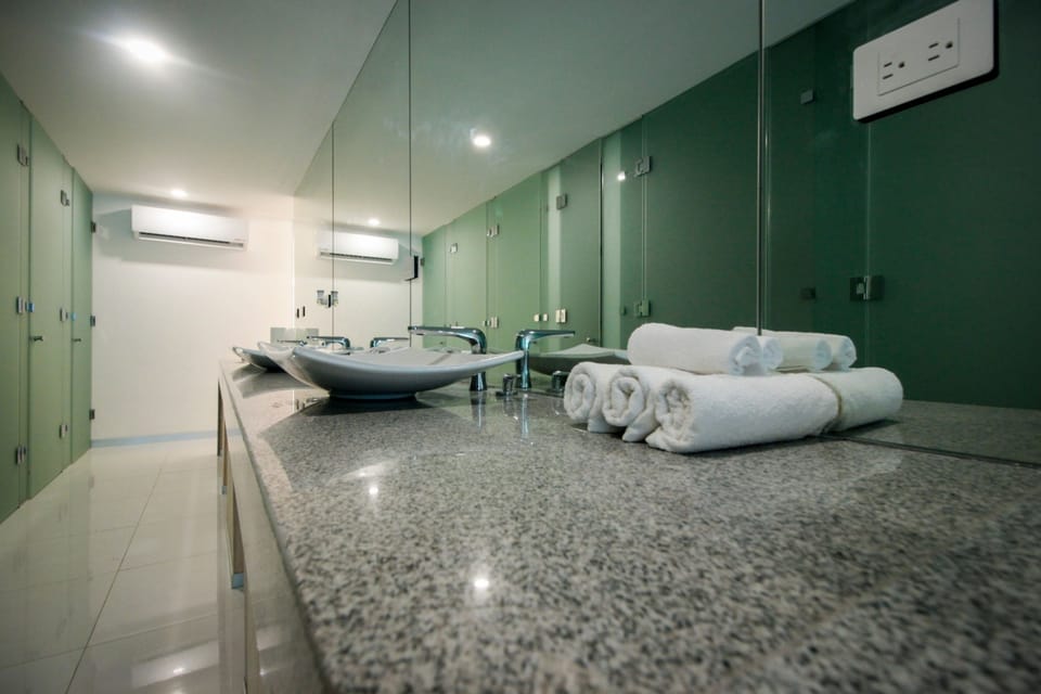 Bombonzua Poshtel perfect for bachelorettes by Happy Address Apartment in Playa del Carmen