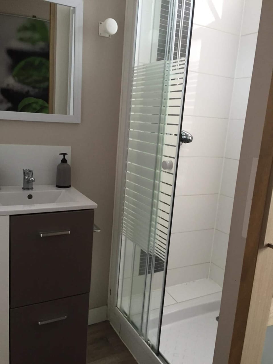 Shower, deep soaking tub, free toiletries, hair dryer