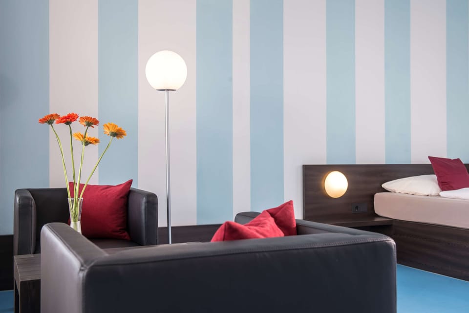 Apartment, 2 Bedrooms | Hypo-allergenic bedding, in-room safe, desk, blackout drapes