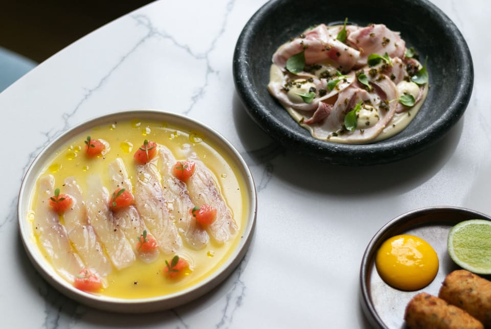 2 restaurants; breakfast, lunch, and dinner served